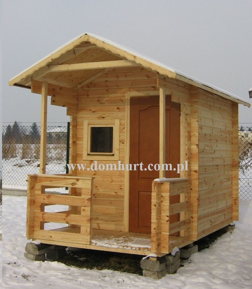 drewniany domek narzędziowy z werandą