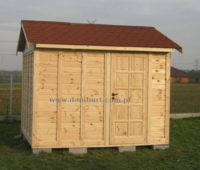 domek z drewna na narzędzia